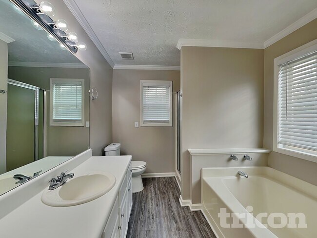 Building Photo - 2725 Archer Way