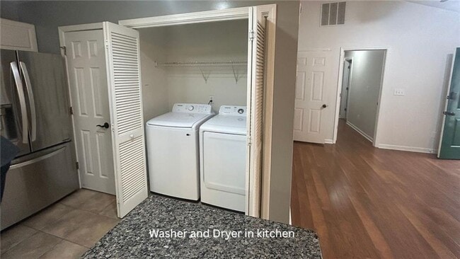 Building Photo - 720 Avening Ct