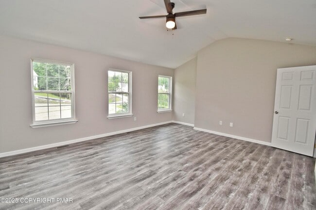 Building Photo - 557 Marco Way