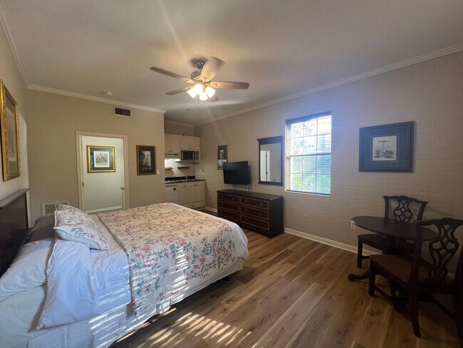 Building Photo - Bendel Gardens Apartment