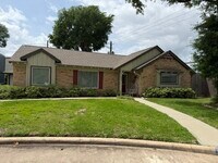 Building Photo - 5031 Twin Candle Dr