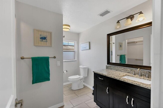 Building Photo - 3425 Fairview Dr