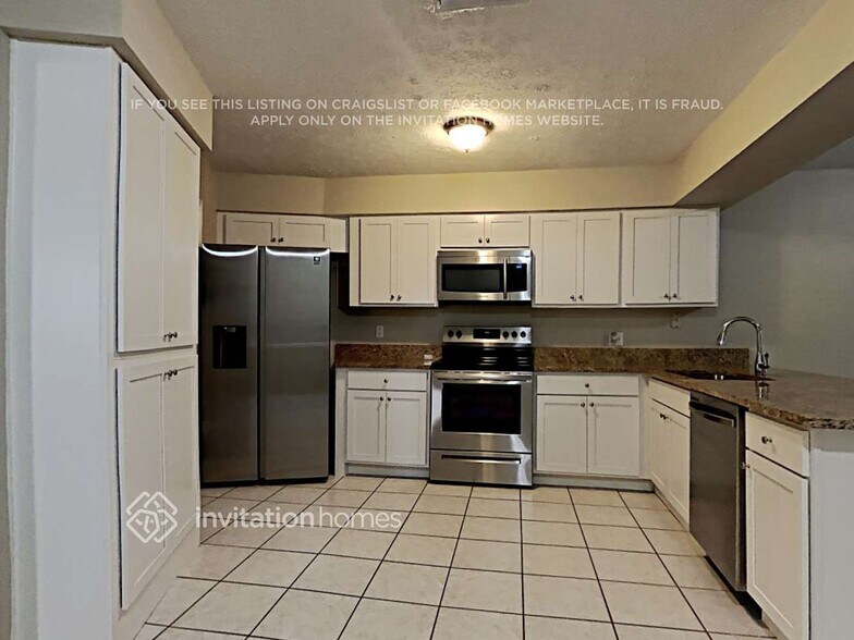 Building Photo - 709 Foxglove Pl