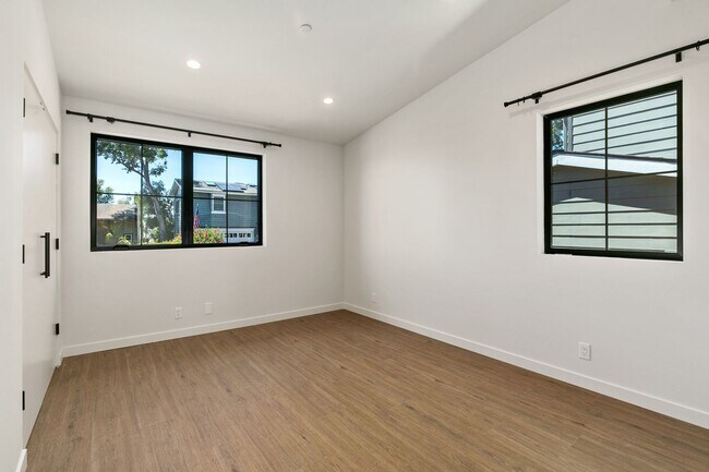 Building Photo - 28832 Shady Pl