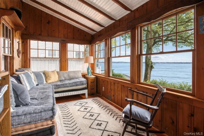 Building Photo - 2662 Paradise Shores Rd