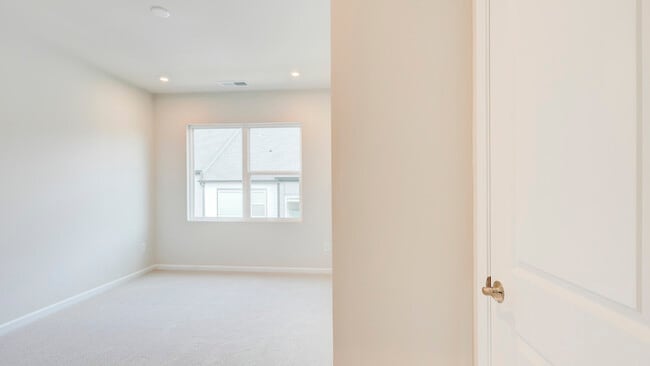 Building Photo - 5509 Swaling St