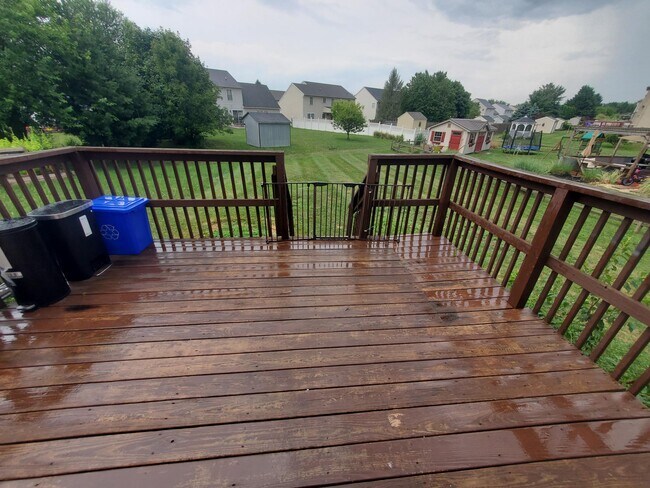 Building Photo - 667 Walnut Tree Dr