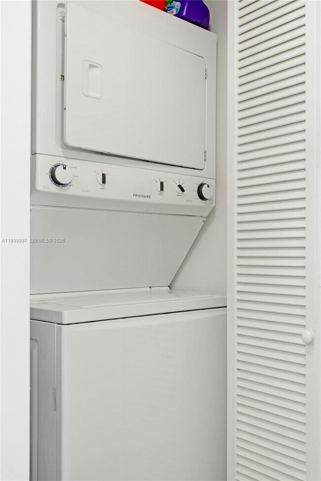 Building Photo - 185 SW 7th St