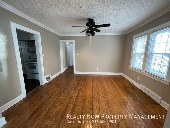 Building Photo - 3638 Glencairn Rd