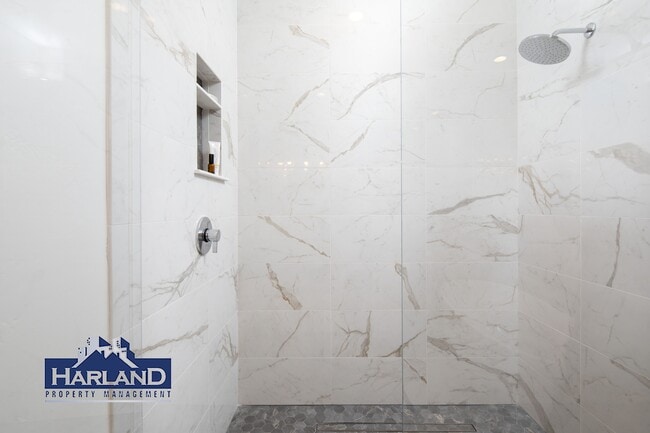 Building Photo - 760 Bonair Pl