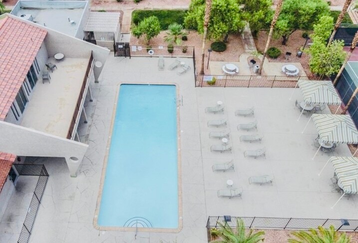 Building Photo - 4918 River Glen Dr