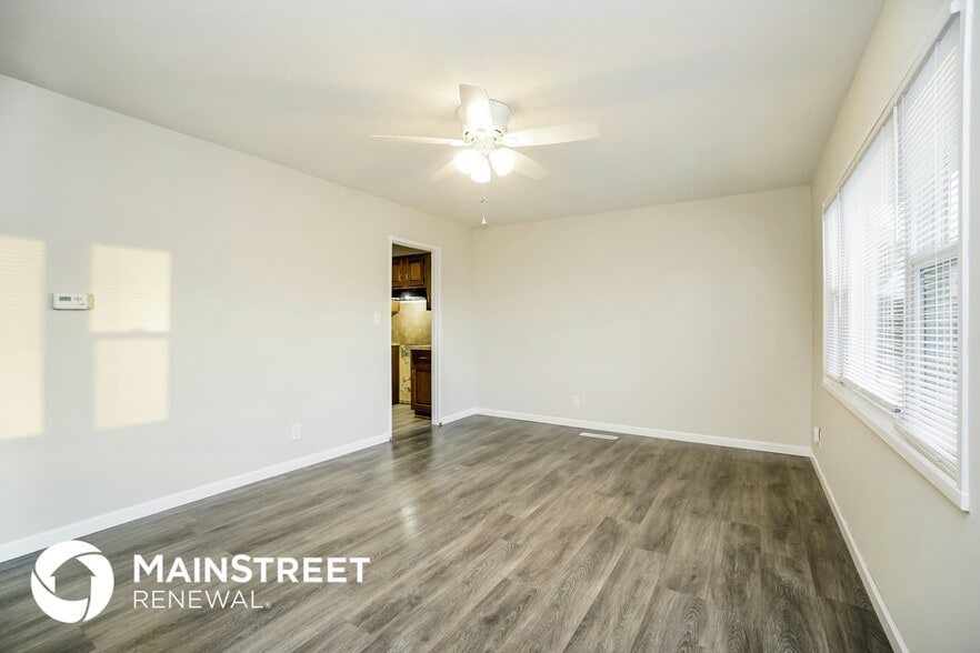 Building Photo - 7412 Roshon Ave