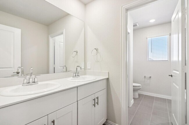Building Photo - 709 Tidal Dr