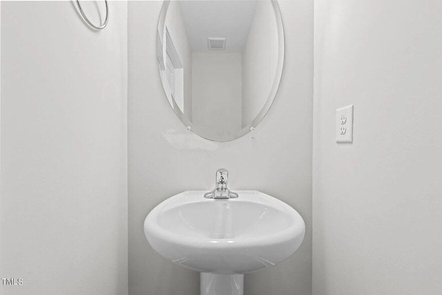 Building Photo - 816 Pryor St