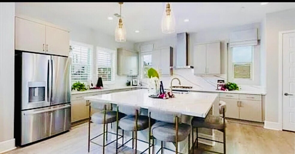 Building Photo - 27366 Hyland Ct