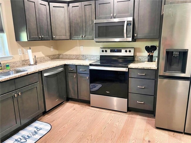 Building Photo - 119 Hogan Rd