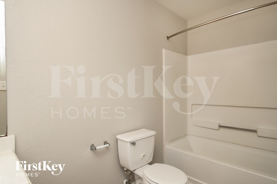 Building Photo - 17118 Carshalton Ct