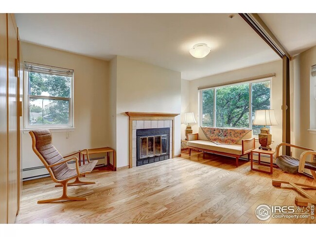 Building Photo - 4990 Meredith Way