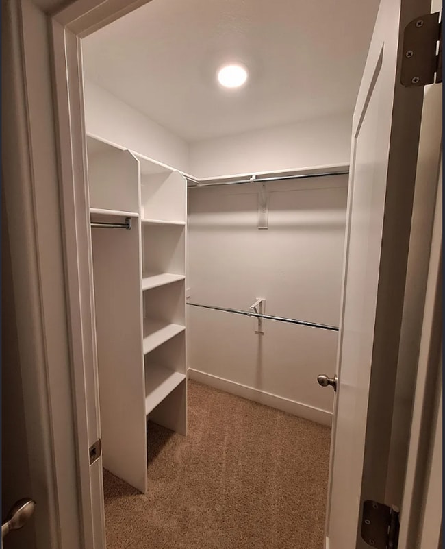 Building Photo - 4 bedroom/2.5 bathroom Townhome in Eagle Mountain