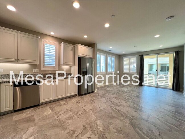 Building Photo - 3880 S Oasis Paseo