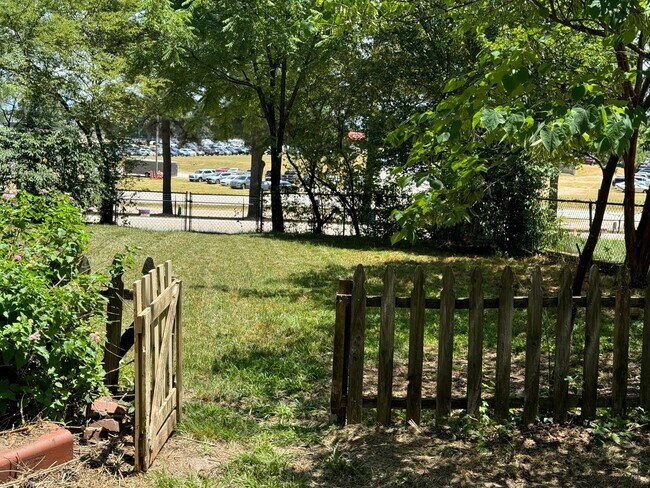 Building Photo - Cute Bungalow Near NC State Fairgrounds - Pet Friendly!