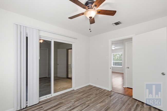 Building Photo - 1514 Parker Ln