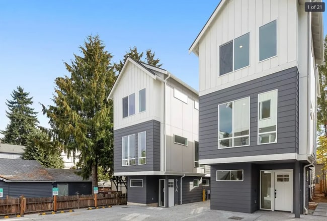 Building Photo - Modern Comfort Meets Quiet Living in the Heart of Greenwood
