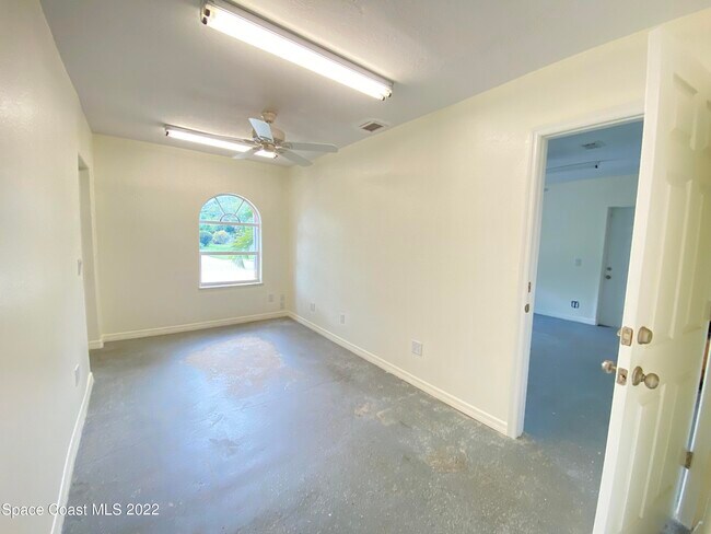 Building Photo - 288 Coral Way W