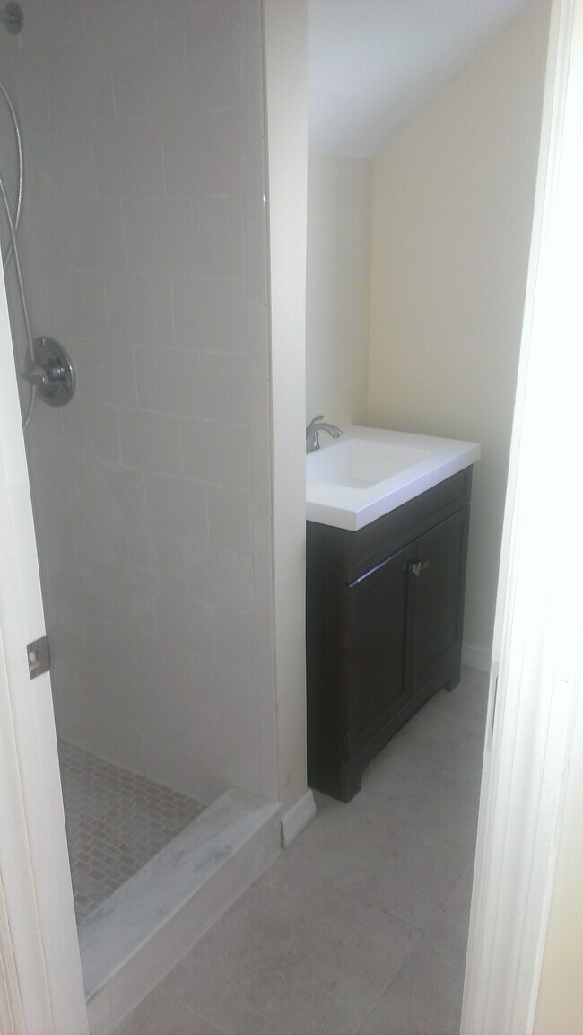 117 8th Ave S 117 8th Ave S Jacksonville Beach FL 32250 Apartment