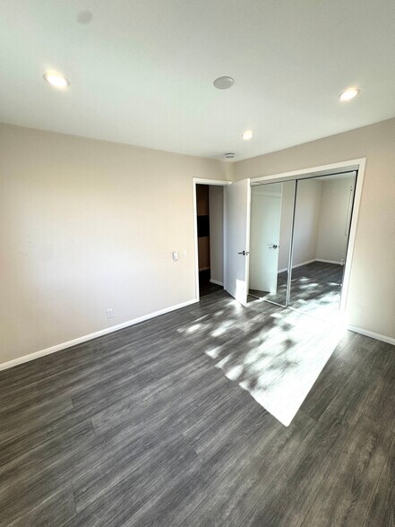 Building Photo - 600 E Harvard Rd