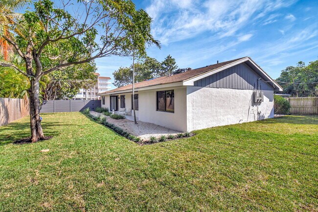 Building Photo - 2894 Florida Blvd