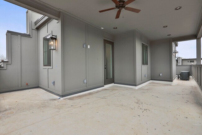 Building Photo - 10 Newnan Views Cir