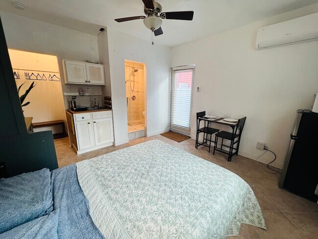 Building Photo - 11400 NE 13th Ave