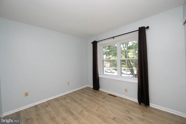Building Photo - 178 Kettlebrook Dr