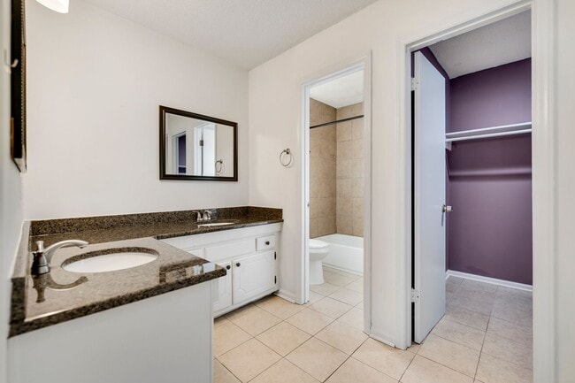 Building Photo - Just right 3 bedroom, 2 bath ranch with hardwoods and fenced yard!