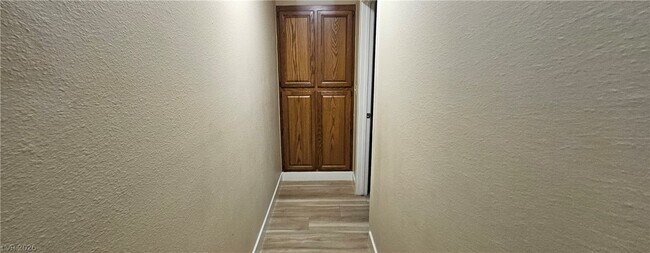 Building Photo - 313 Beethoven St