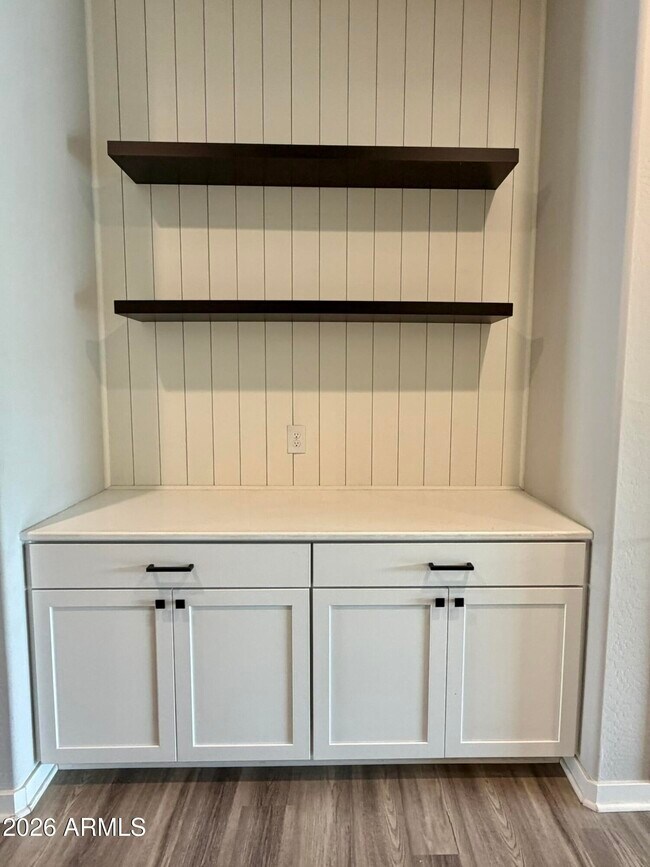 Building Photo - 10151 E Thunderbolt Ave