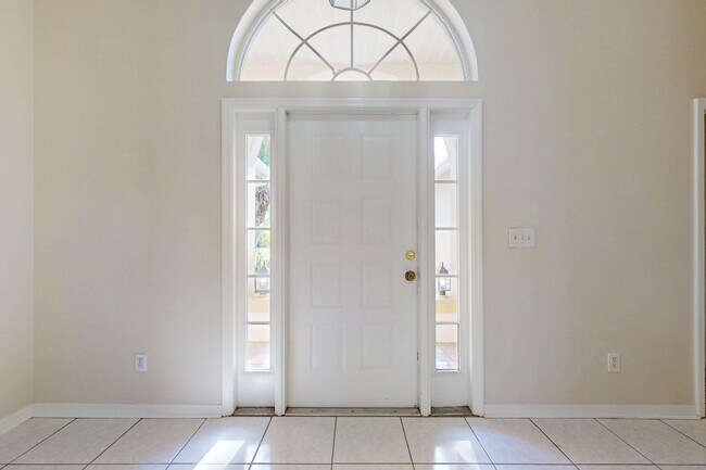 Building Photo - 967 SE Browning Ave