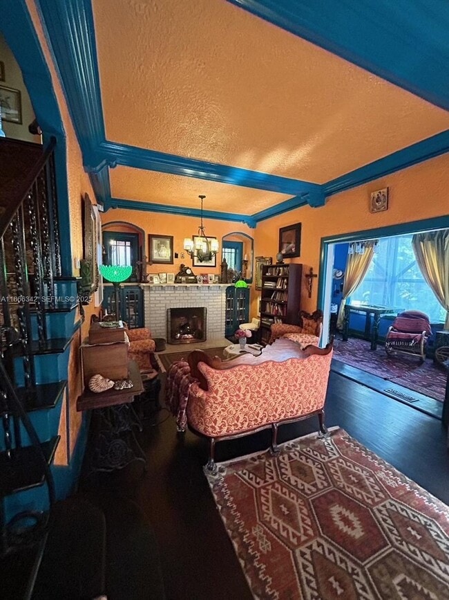 Building Photo - 168 NE 44th St