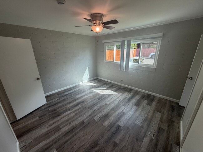 Building Photo - 5319/21 Robertson Ave