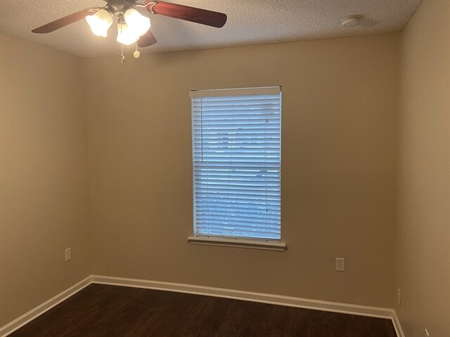 Building Photo - 11542 Brian Lakes Dr