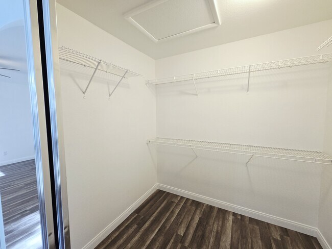 Building Photo - 9433 Valencia Canyon Dr