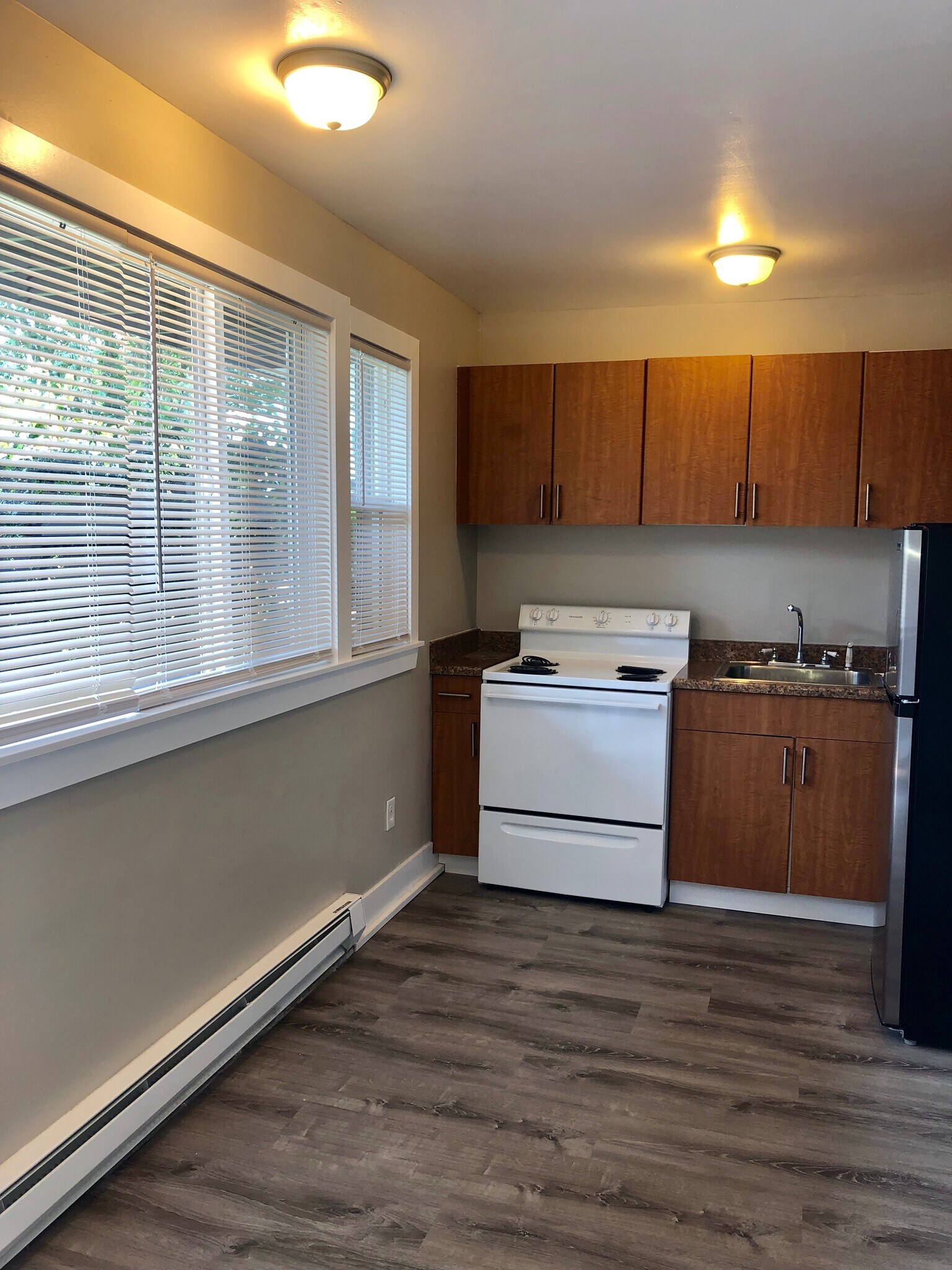 Building Photo - 11758 Greenwood Ave N