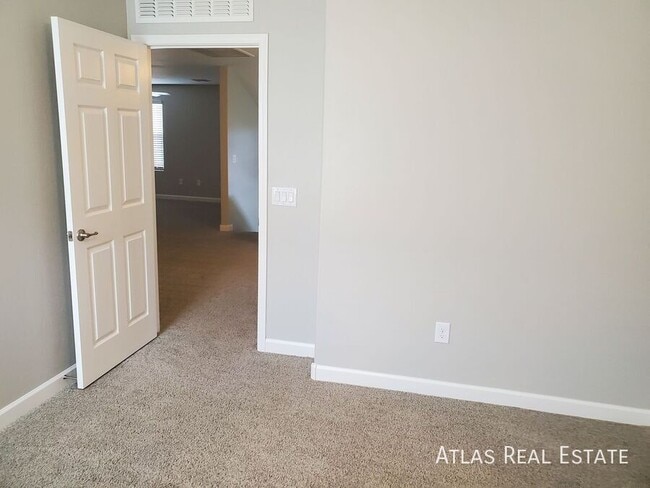 Building Photo - 12102 E Metz Dr