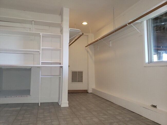 Walk in closet - 960 N Tigertail Rd