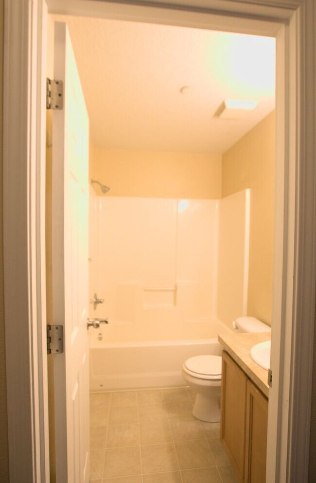 Building Photo - Lafayette 12 Plex