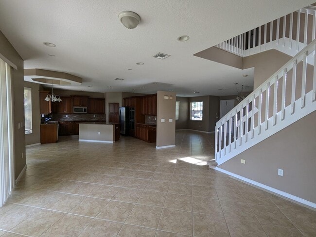 Building Photo - 9015 Alexandra Cir