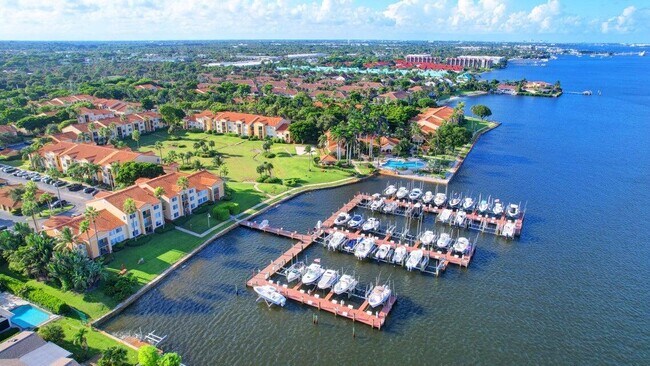 Building Photo - 107 Yacht Club Way