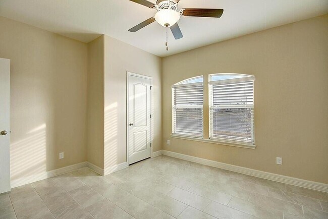Building Photo - 7510 Sable Creek Dr