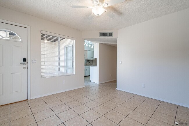 Building Photo - 2240 S Elks Ln